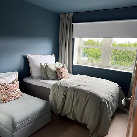 Colorful Family Friendly Near The Sea - Artistic & Spacious