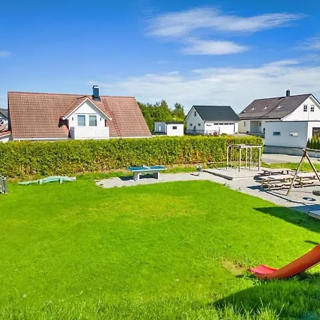 Colorful Family Friendly Near The Sea - Artistic & Spacious アパート Lii