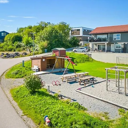 Colorful Family Friendly Near The Sea - Artistic & Spacious Daire *